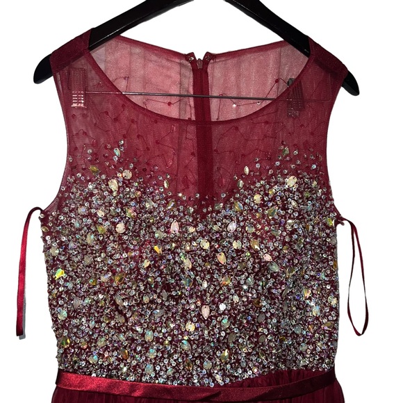 Cinderella Divine Burgundy Hi-Low Prom Dress 16 Beaded Sequins Formal Gown
✨ - Picture 14 of 17